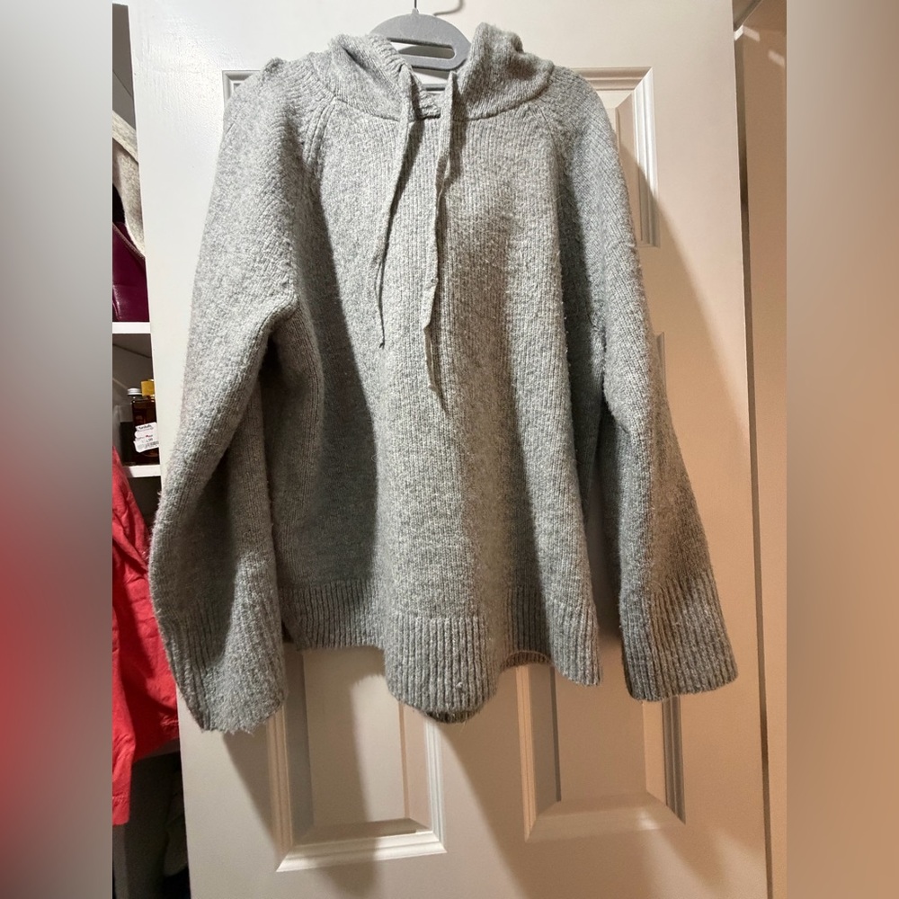 Abercrombie oversized hooded sweater. Like new.